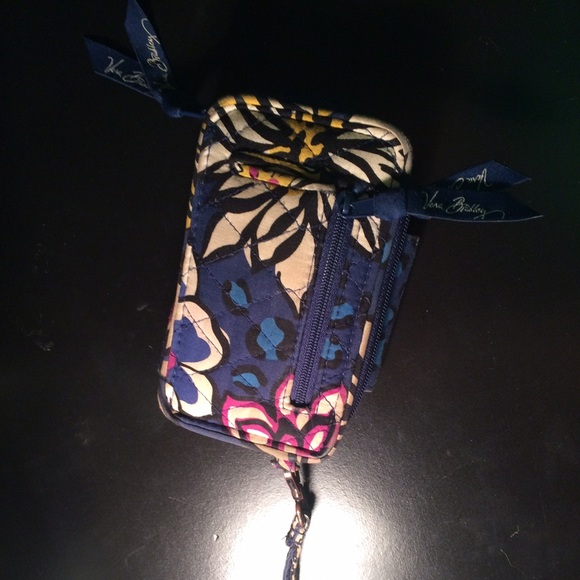 Vera Bradley Wristlet - Picture 2 of 3