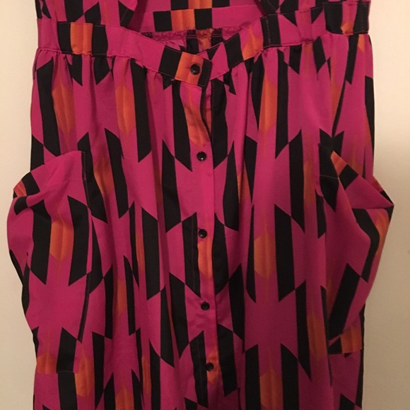 Bold printed dress - Picture 3 of 4