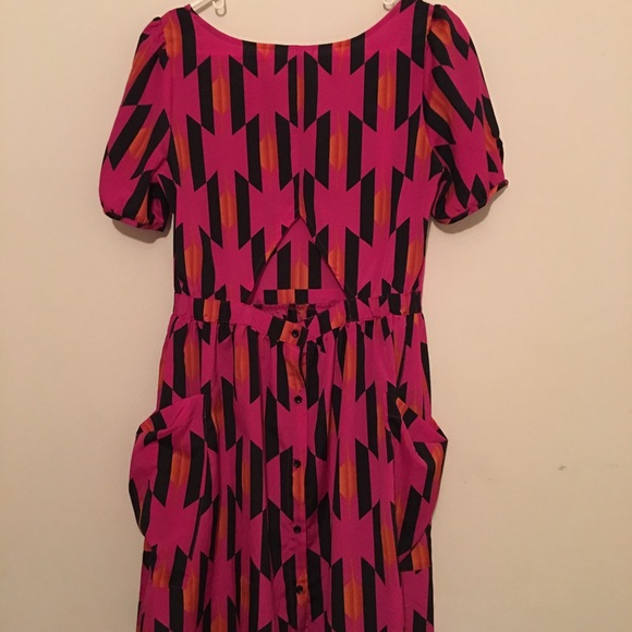 Bold printed dress - Picture 4 of 4