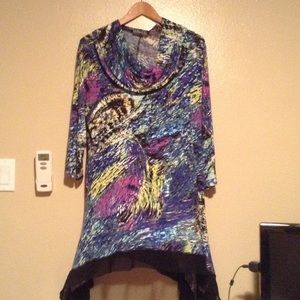 Avenue sharkbite-hem shirt. Like new!