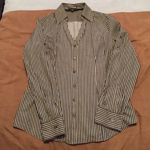 Express convertible sleeve essential blouse