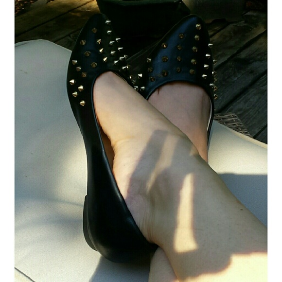Nomad Spiky Flats - Black