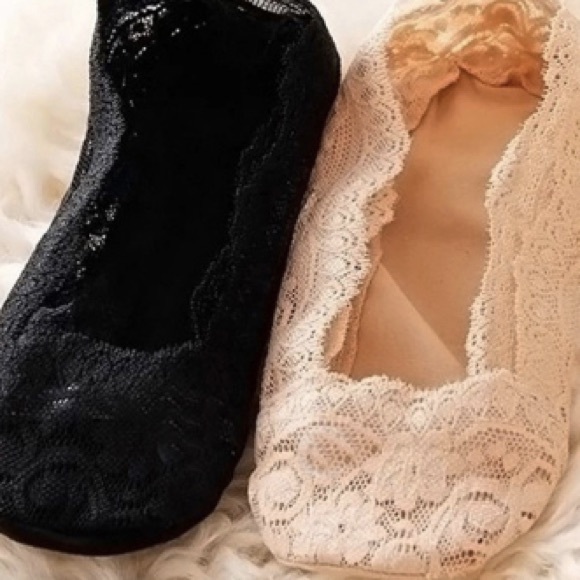 2 PAIR LACE ANTI-SKID NO SHOW SOCKS - Picture 2 of 6