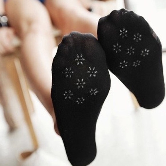 2 PAIR LACE ANTI-SKID NO SHOW SOCKS - Picture 4 of 6