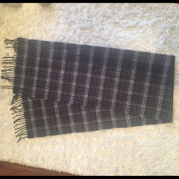 Cashmere scarf barely worn