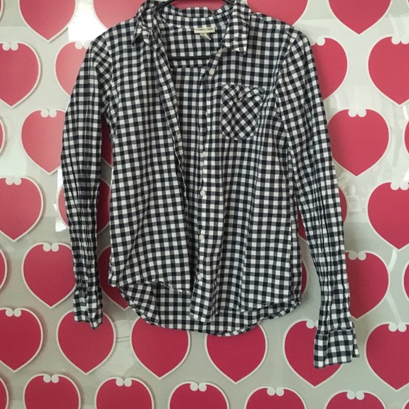 A plad shirt
