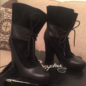 Seychelles Bootie size 8