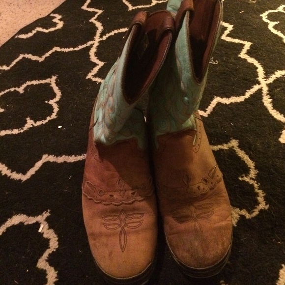 Justin cowboy boots size 9