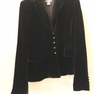 Sable brown velvet blazer.