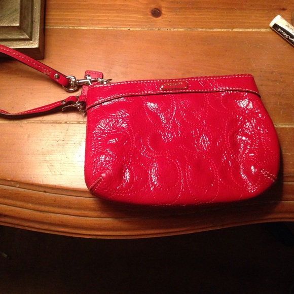 Red patent coach wristlet - Picture 1 of 3