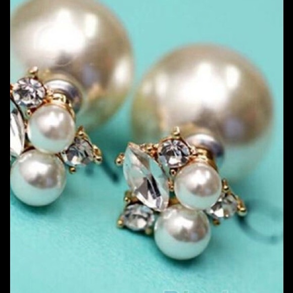 🦋SALE🦋 Double Sided Studs - Picture 4 of 4