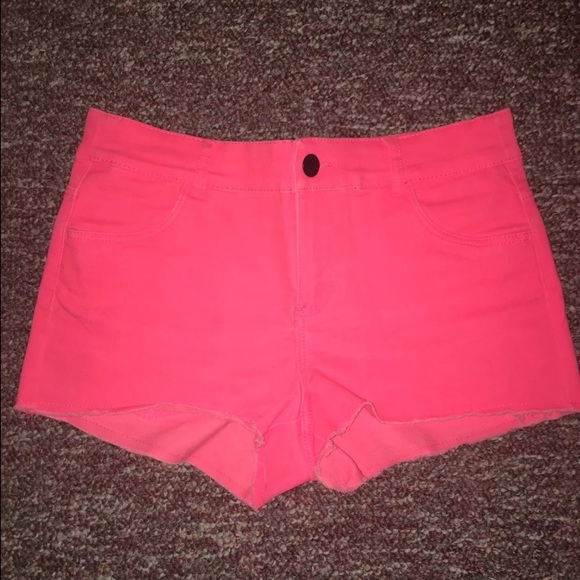 DIVIDED By H&M Hot Pink Shorts - Picture 2 of 4