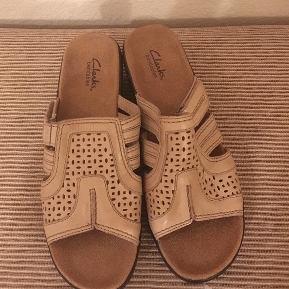 Tan Clarks bendables sandals. Never worn