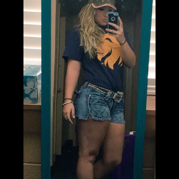 Meet your Posher, Hailey - Picture 1 of 1