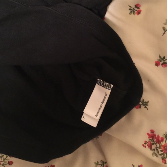 Simple crop top - Picture 2 of 2