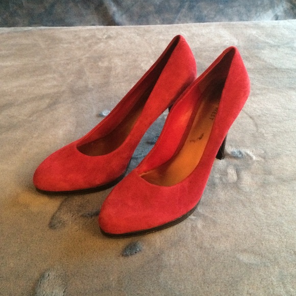 Women's dress shoes