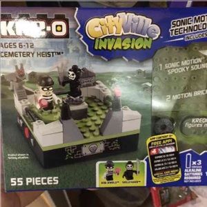 KRE-O CityVille Invasion Cemetery Heist set