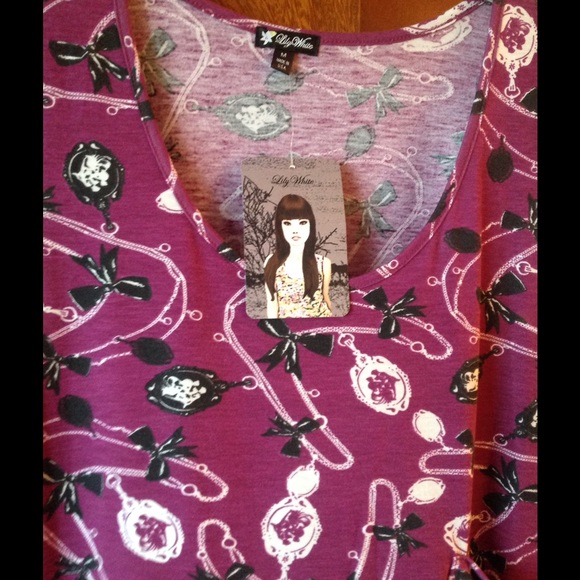 NEW top - Picture 2 of 2