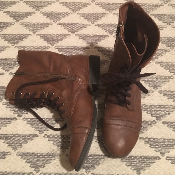 These combat boots are super cool! - Picture 2 of 4