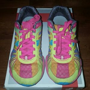 GIRLS YOUTH NEW BALANCE SNEAKERS SZ 11.5