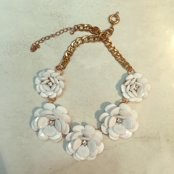 Jewelry - Statement necklace