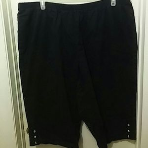 JMS black capris