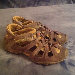 Women's Outdoor Terrain Shoes. Merrell Comfortable