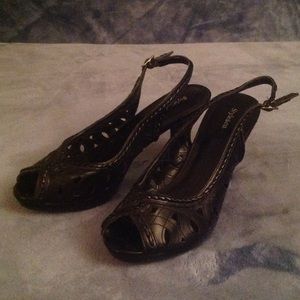 Women's dress shoes.