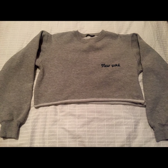 Brandy Melville crop "New York" sweatshirt