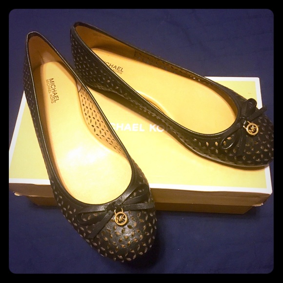 Micheal Kors Olivia Flat Leather ballet slipper