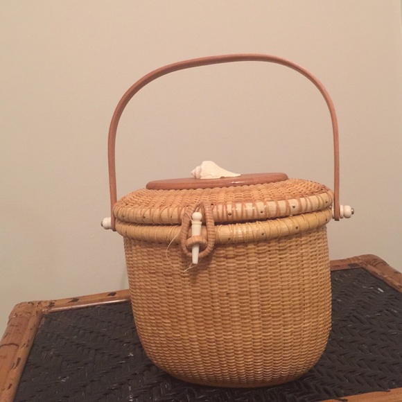 Nantucket style Handmade straw bag.