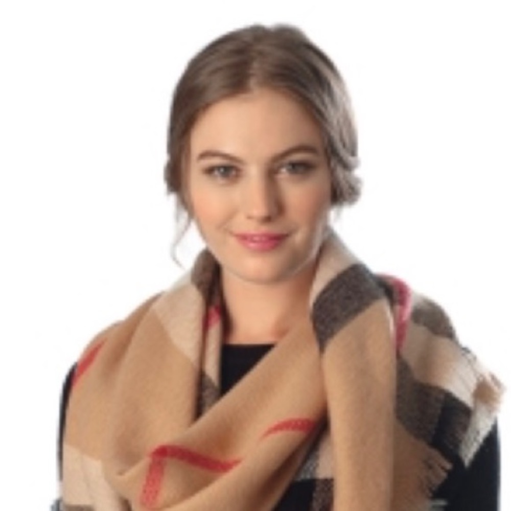 Blanket Scarf ..NWT Simonetta