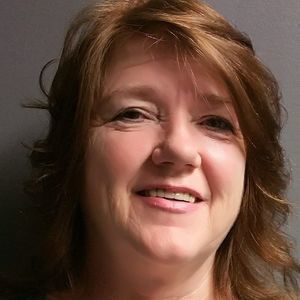 Meet your Posher, Dee