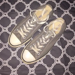 Low top grey converse