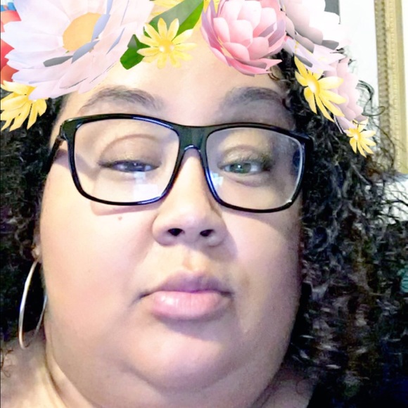 Meet your Posher, Mirtha