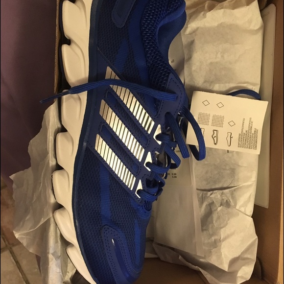 Brand new Adidas Powerblaze M running shoe