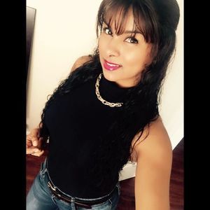 Meet your Posher, Angelita