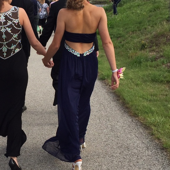 Long Prom Dress!!!😍 willing to negotiate - Picture 2 of 4