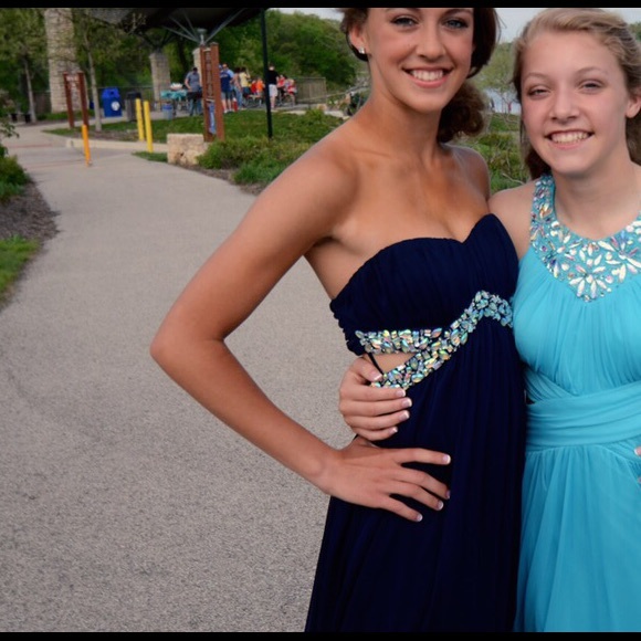 Long Prom Dress!!!😍 willing to negotiate - Picture 3 of 4