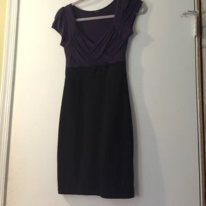 Fitted dress in plum and black