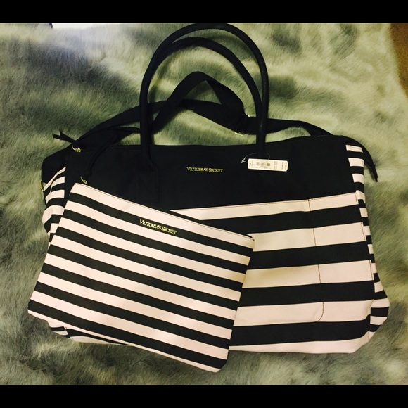 Victoria's Secret Large Duffel Set BNWT 🎀