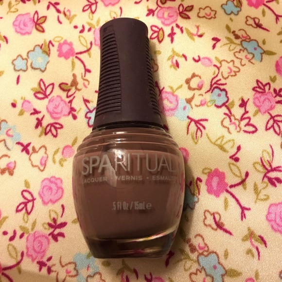 Gorgeous ash-purple nail polish!