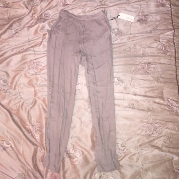 ❗️NWT ❗️Taupe Woven Pants - Picture 1 of 4