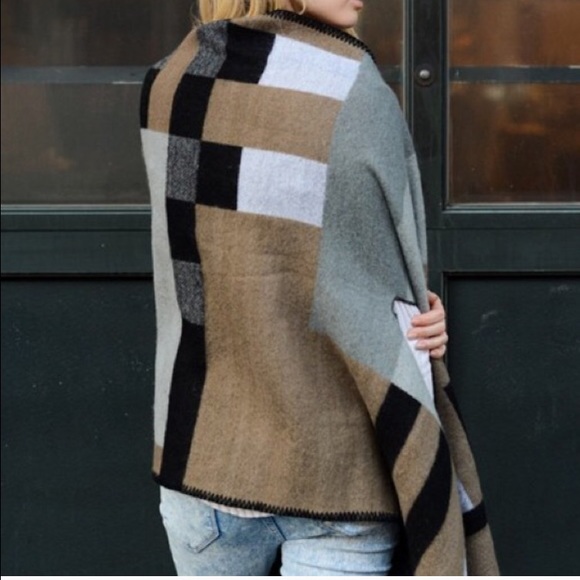 Chic Colorblock poncho Kimono - Picture 2 of 3