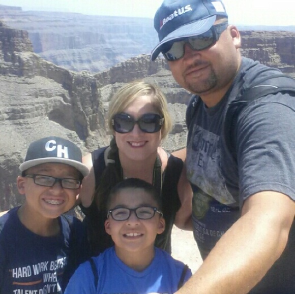 Meet your Posher, Stephanie - Picture 4 of 4