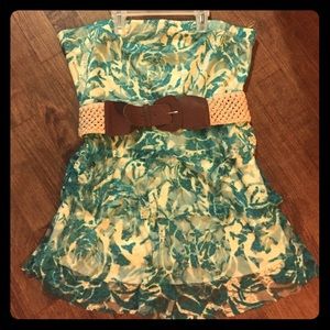 Ruffled lace floral tube top