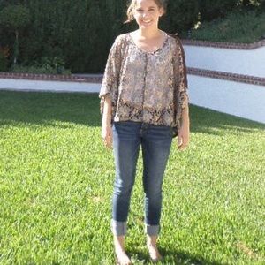 Lacey Leaf Patterned Box Shirt