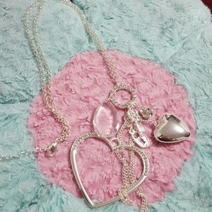 Necklase guess ( ON SALE ) 💕💕❣❣❣❣