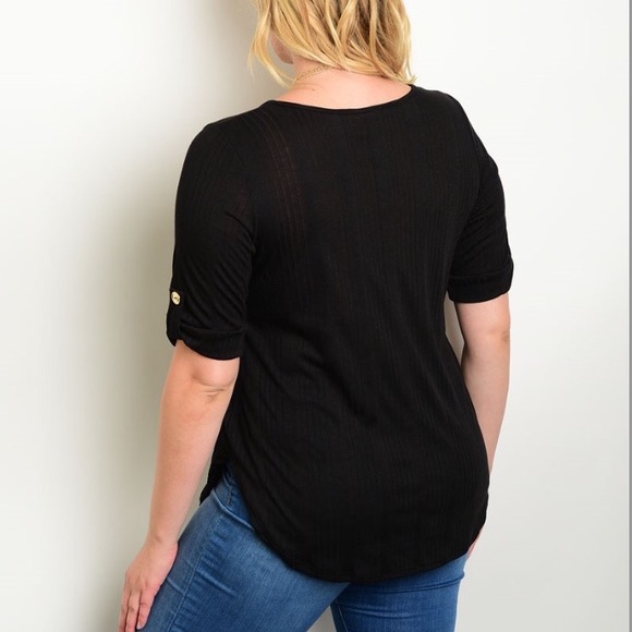 ๐ONE HOUR SALE๐Simple Black Top๐ - Picture 2 of 2