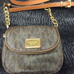 MK cross body purse